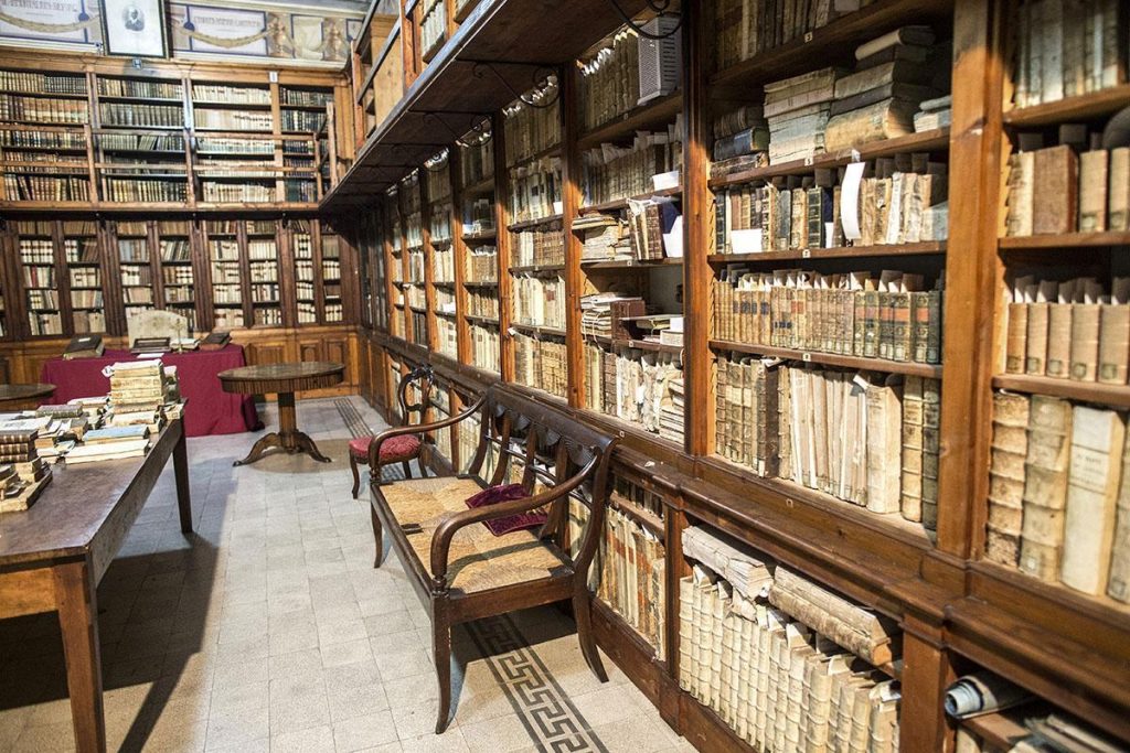 Biblioteca-scaffalature-2